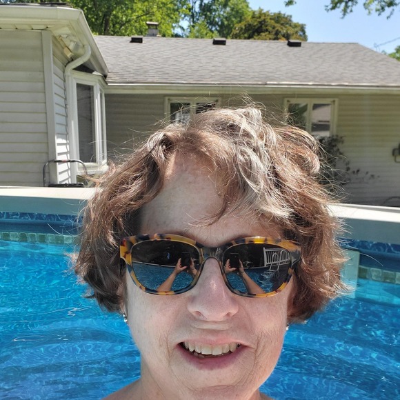 Meet your Posher, Rayni - Picture 1 of 1